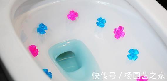 卫生死角|马桶三天不刷就有黄渍污垢,跟保洁阿姨学3招,轻松祛黄,无异味