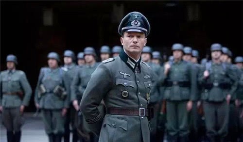 德军|二战德军军服帅气十足,却有一个致命缺陷,无数德国士兵因它而死