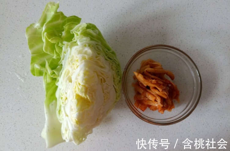酸辣|包菜和它一起炒,酸辣可口,不比饭店的口味差