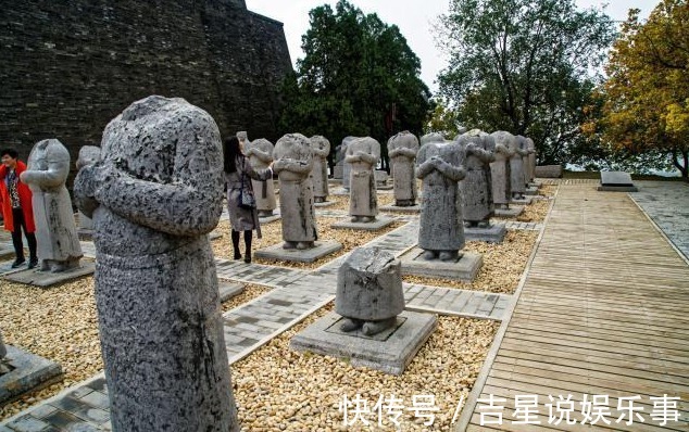 石头@武则天墓前有60多个无头石人，专家都很难解释，却被两位农民解开