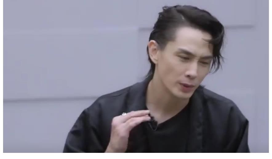 趙文卓|《披荊斬棘的哥哥》：陳小春出奇招，隊(duì)長(zhǎng)張晉卻只敢求穩(wěn)，太可惜