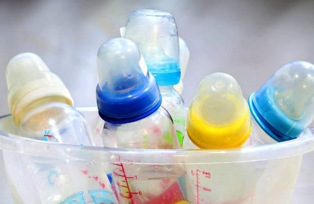 新手宝妈用开水烫奶嘴,医生:现在的年轻父母真不靠谱