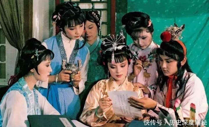 世界第一名著《战争与和平》与《红楼梦》相比,哪个文学成就高?