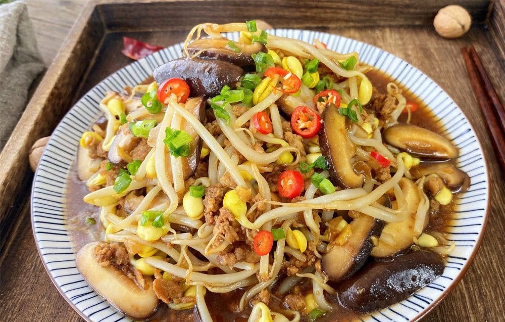 大鱼大肉|春天,香菇这样吃,大鱼大肉都得靠边站,春季吃过瘾的下饭好菜