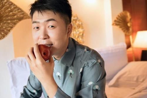 快乐家族|杜海涛才不是简单的主持人，他幕后的产业可比手里的话筒值钱多了