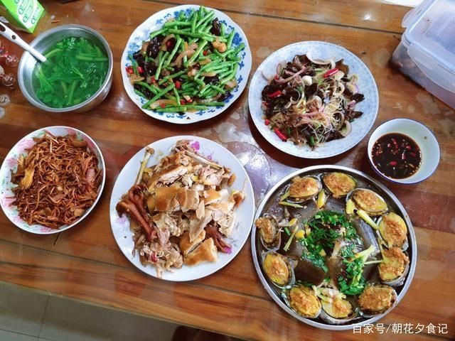 每月|晒一晒妈妈做的晚餐,朋友圈评论看这伙食,每月四千都不够吃
