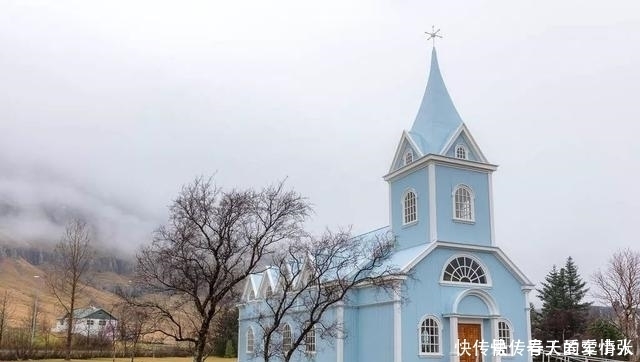 “世界上最孤独的地方”,我想去冰岛,不仅仅因为极光