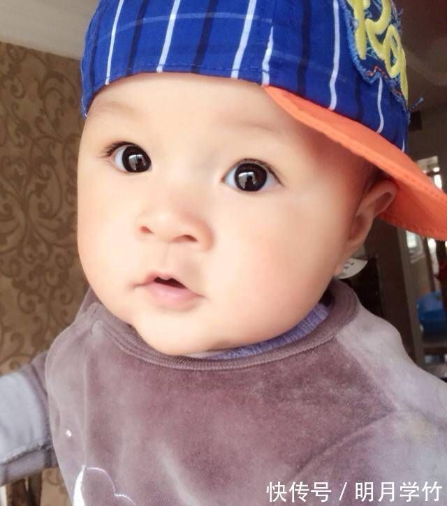 眼睛|新生宝宝若有5个症状中的两个,未来颜值会很高,宝妈偷着乐吧
