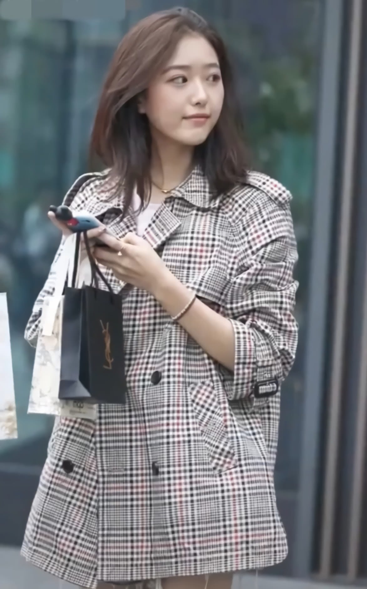 裤子 西装被再配牛仔裤了，学小姐姐穿多了几根毛的裤子，时髦还显高！