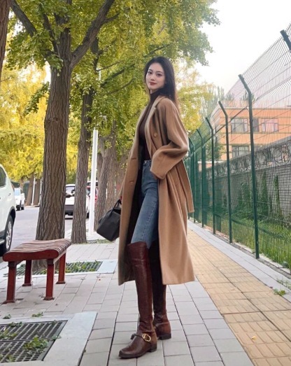 搭配|天冷了,今年流行“大衣+牛仔裤”简约大气,意外美出新高度!