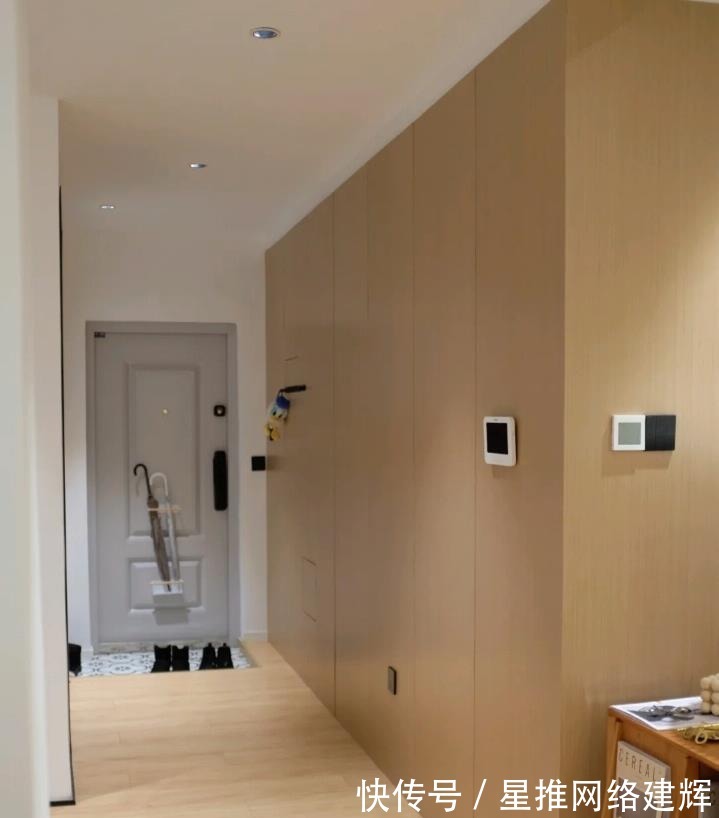 晾衣杆|年轻小夫妻的“穷装”新家,干净整洁,网友:“越简单,越幸福”