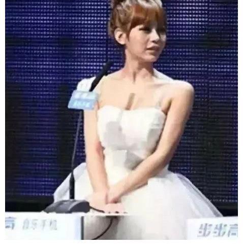 近况|马诺近况罕见曝光，曾因“宁愿坐在宝马里哭”被封杀！