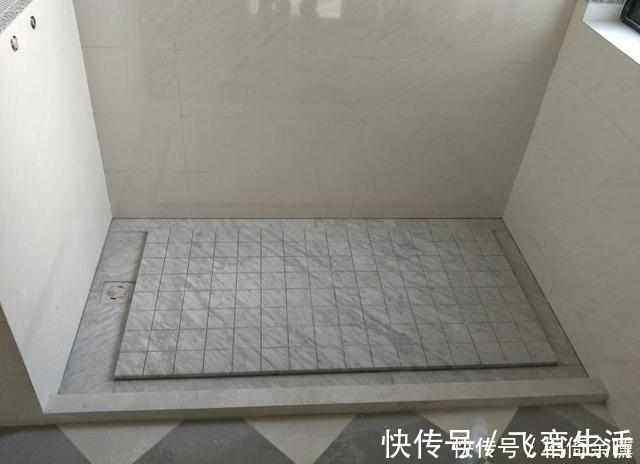 大理石|卫生间地面不要再贴瓷砖了,头次见有人这样设计,下水快又防滑