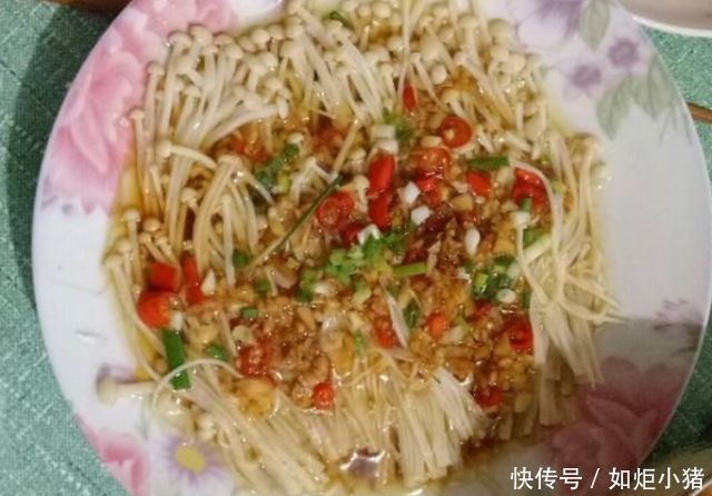 味道|金针菇别只会涮火锅,跟大蒜一起蒸,比吃肉还香,这味道超级棒