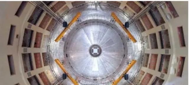 堪称人造太阳全球最大核反应堆开始组装,加热温度高达一个多亿