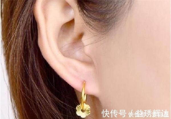 a1806 购买黄金耳钉时,是选弯针的好还是直针的好?金店老板一语道破