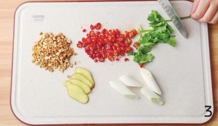 猪蹄别再红烧了，过年换个花样做，不油腻很开胃，上桌抢着吃