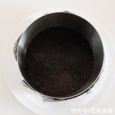 吉利丁|做法简单免烤箱｜双色抹茶可可慕斯蛋糕
