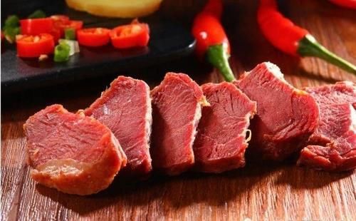 血脂|高血脂人不能吃牛肉？内科主任：不想血脂升高，这3种食物要少吃