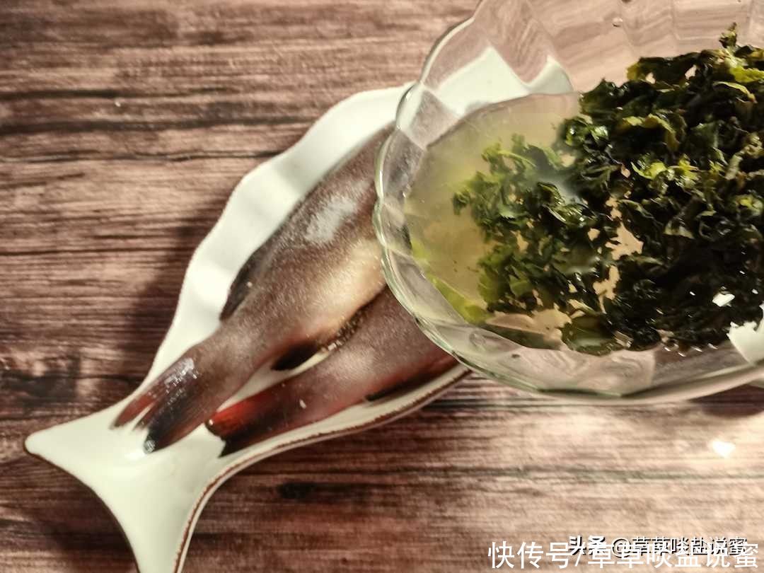 茶香过鱼，淡淡茶味，不油不腻；茶叶炸酥，香香脆脆，满嘴回甘