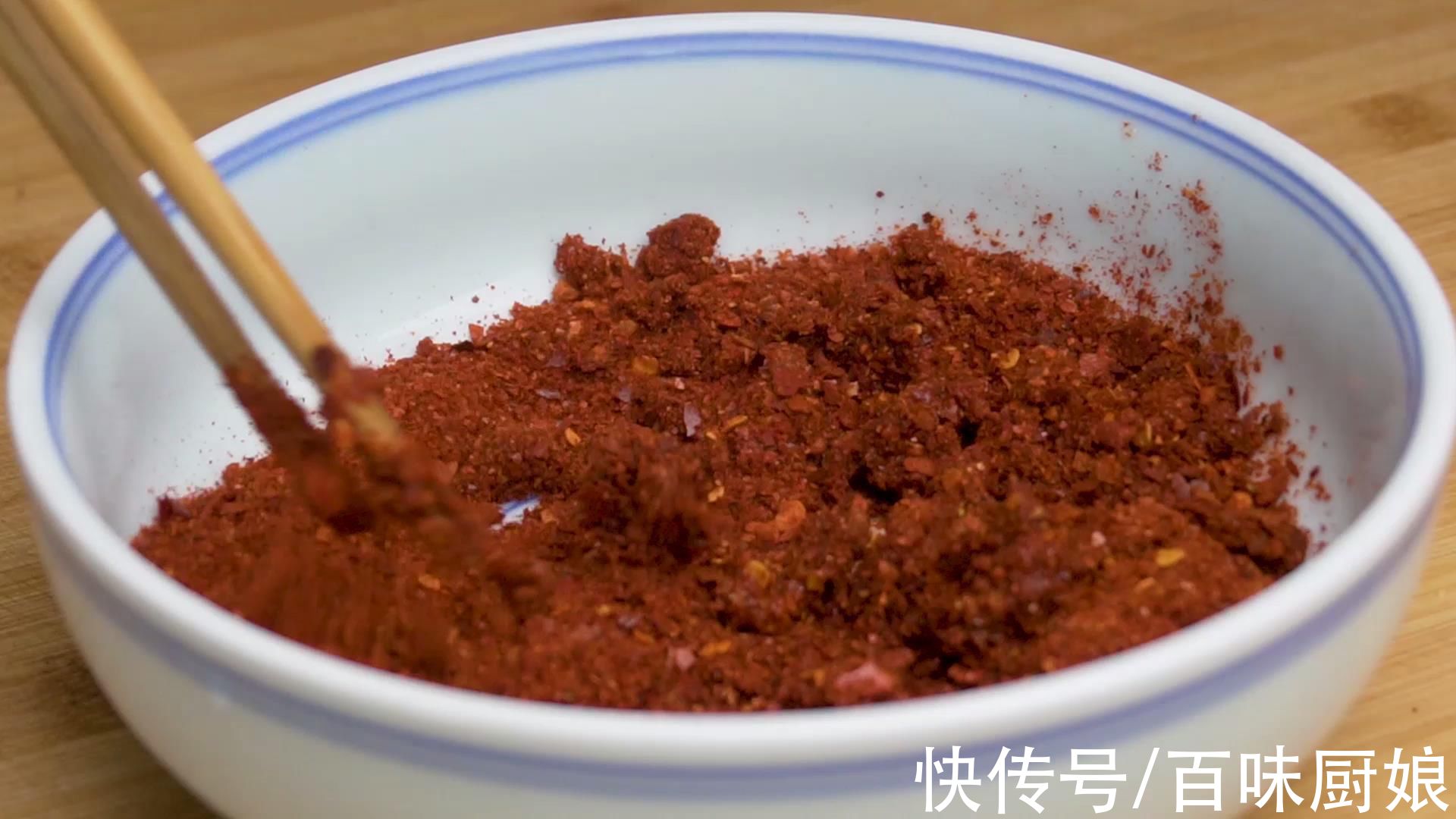 小葱不要再蘸酱吃了,这样做,超级的下饭,一次都能吃两碗米饭了