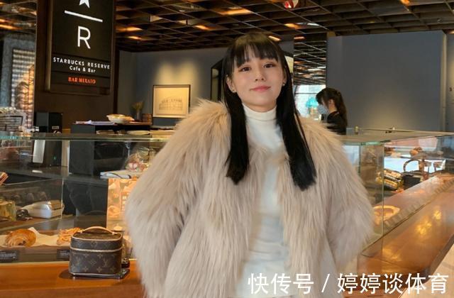 再无二百斤漫天飞羽！健身一年后Uzi秀腹肌照，小狗减肥成功