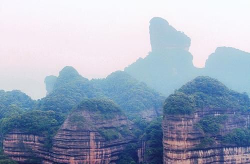 广东四大名山之一，每万年山体长高一米，风景不逊于桂林