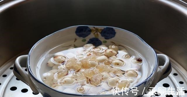 白莲子|80岁奶奶吃了30年莲子，教我正确做法，不煲汤不煮粥，做法很简单！