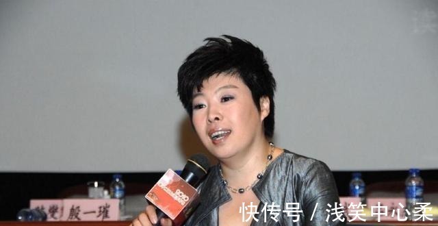 百家讲坛@于丹人气下滑的3个原因出差撒泼只是一方面,被轰下台才最糗