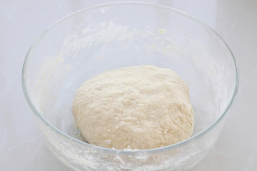 山药加紫薯做成松软小饼，营养翻倍有益身体健康，比包子馒头简单