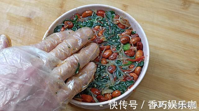 小猫|教你菠菜爽口解腻的做法，几分钟上桌，营养好吃做一大盘不够吃