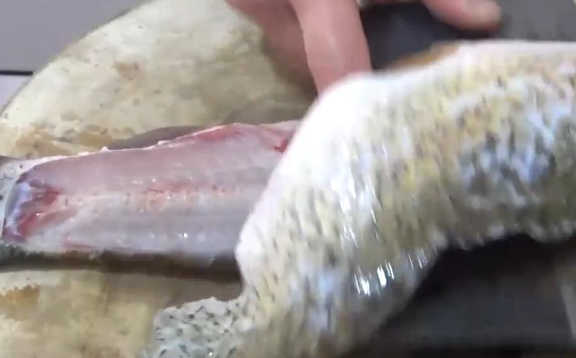 倒入|压轴菜酸菜鱼,咸香适口的鱼肉搭配酸菜,让人胃口大开,吃起来