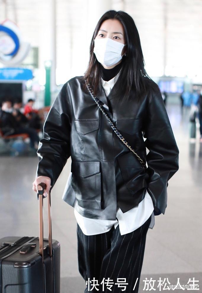 内长|刘雯要把皮衣穿火了,“内长外短”显瘦又显高,叠穿造型真保暖