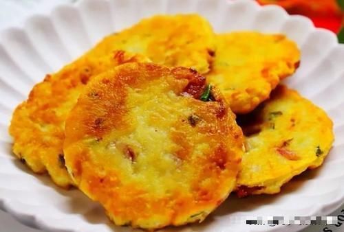 做法|香煎藕泥腊肠饼(教你这道口感鲜美、香味四溢的煎饼做法)