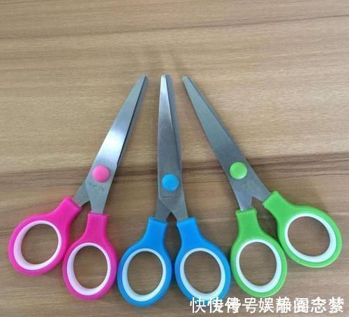 干燥剂|仅仅20分钟,男孩右眼眼珠被溶化,家里的这件小东西父母要警惕!