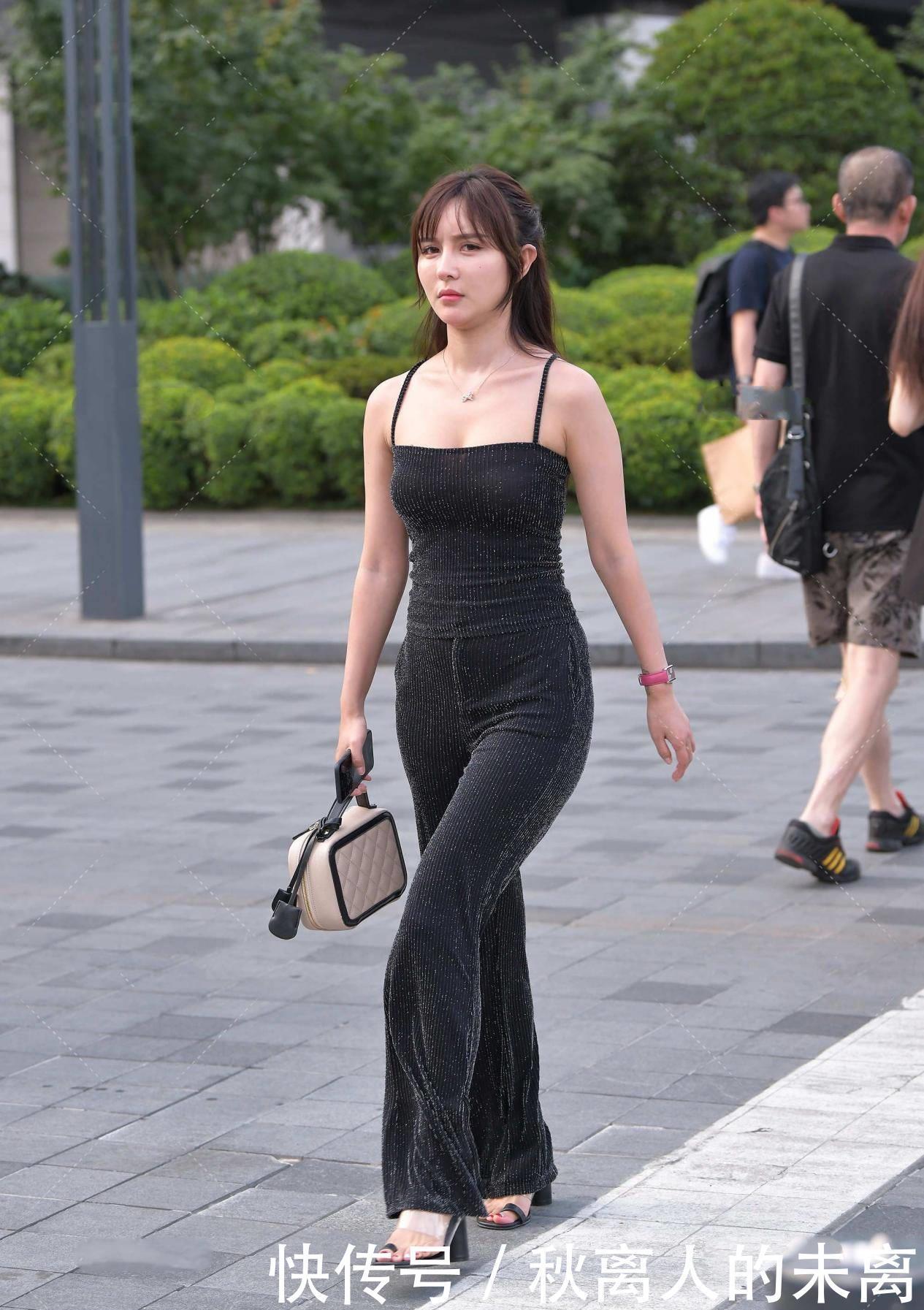 气场|丝绒连体裤，简单大气，质感高级，更显强大气场