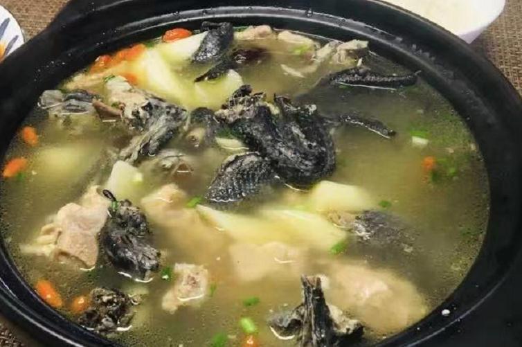 入秋之后，广东人爱喝这6道汤，滋补润燥又营养，让你轻松过秋