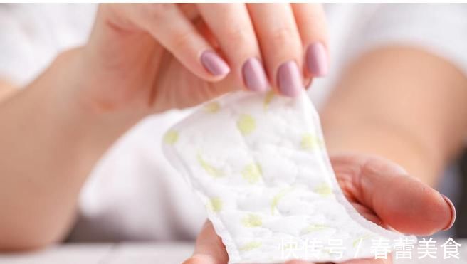 细菌|经期使用卫生巾的4种错误方法，小心患上妇科病，赶快改