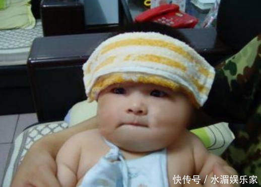 家长|孩子半夜发烧,家长该用热毛巾还是冷毛巾敷很少人了解,别弄错