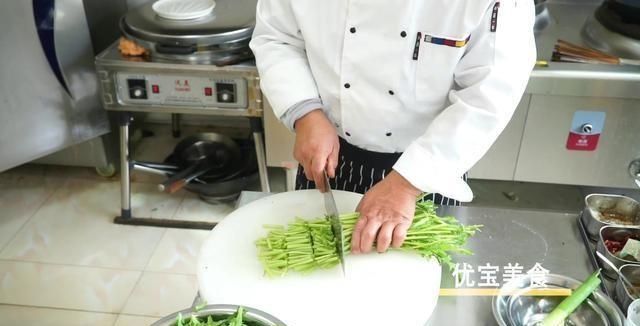 家常《蒜蓉茼蒿》的正宗做法,做法简单易学,好吃有营养