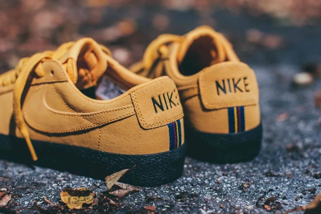 今年过冬，能在大街上独领风骚的是「小黄鞋」