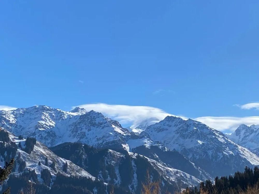 冬日的天山天池，自带滤镜