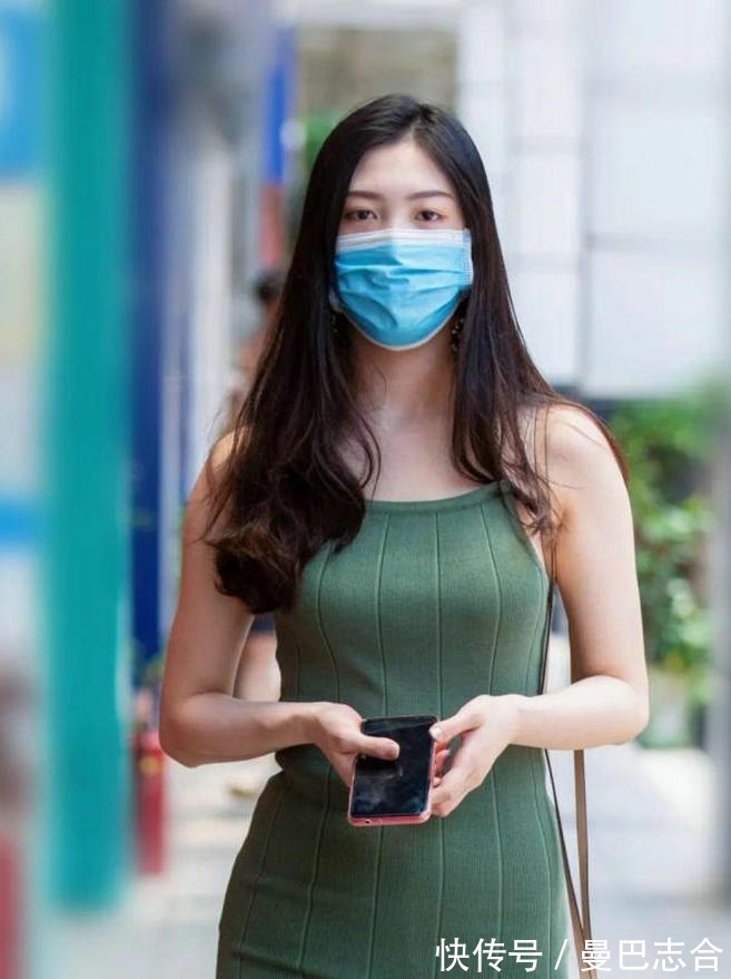 夏季|洋气十足的穿搭,黑色蕾丝绣花连体短裤,穿出夏季的清凉拉风的美