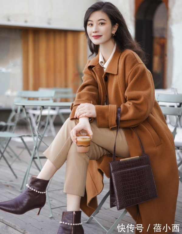 搭配|冬天想不到穿什么?要不试试“大衣+低跟靴”,显高显瘦还精致!