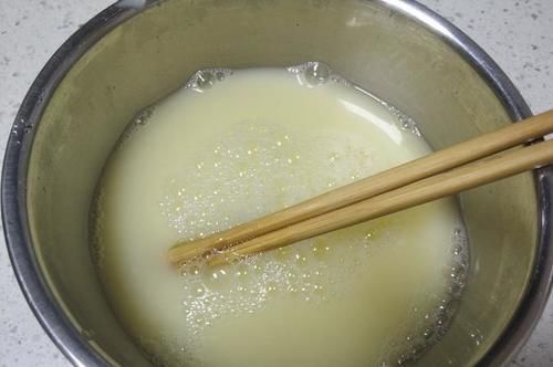 炸油条加酵母是大错特错，老师傅教你正宗配方，油条根根蓬松酥脆