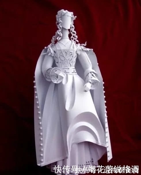 城堡$艺术家用一张白纸,做出属于自己的城堡,美到不敢相信自己的眼睛