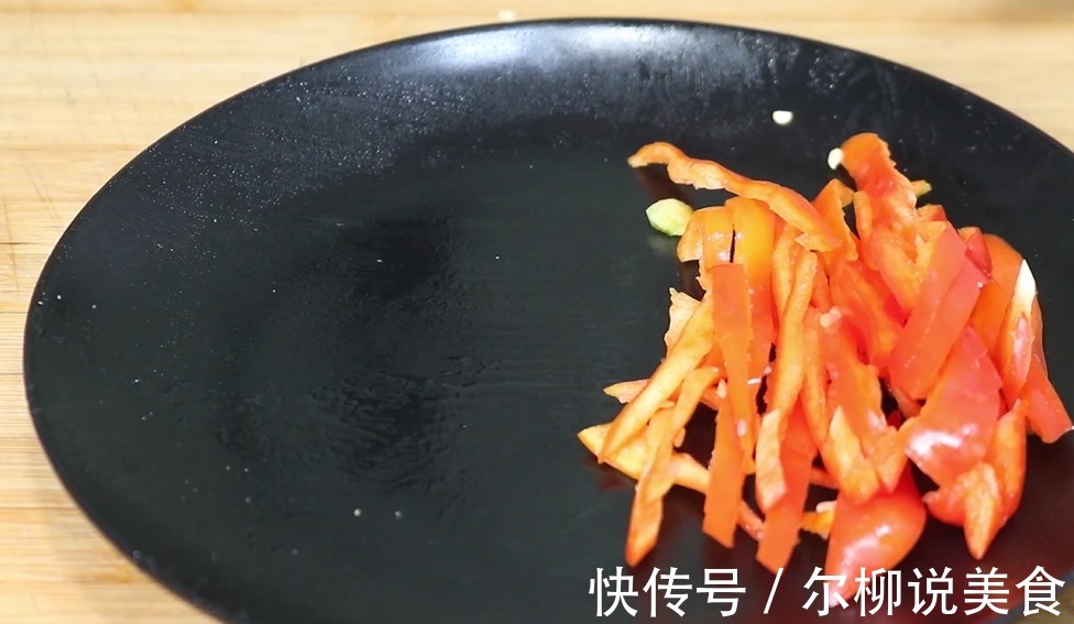 不管炒什么肉，切记不要直接下锅，多加两步，鲜嫩入味不柴又不腥