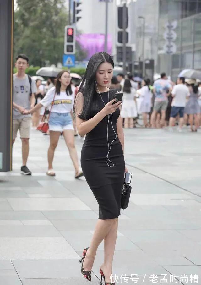 打底裤|这位穿着黑色过膝裙的小姐姐,整个人的气质看上去优雅又冷艳