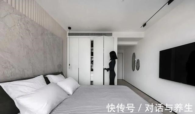 孔雀绿|都市女性的家,98㎡黑白灰中穿插孔雀绿和淡粉色,成熟又少女!