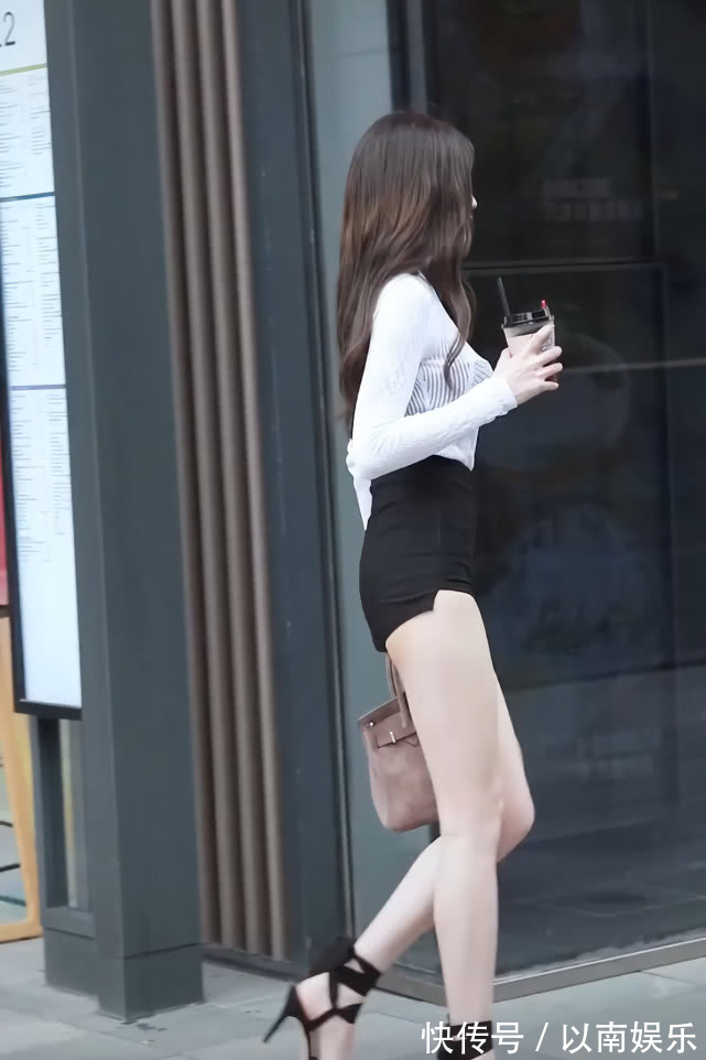 超短裤 字母裤被网红穿烂后,现在又兴起了“7字裤”,比它更显腿长!